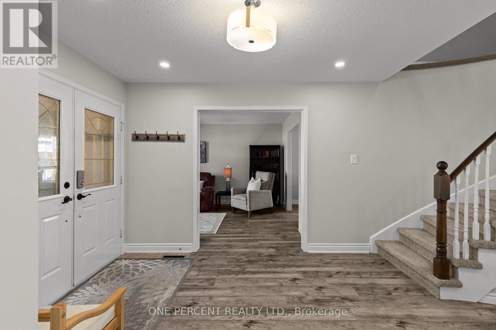 21 Brandon Crescent, Orillia, Ontario  L3V 7P5 - Photo 6 - S12417302
