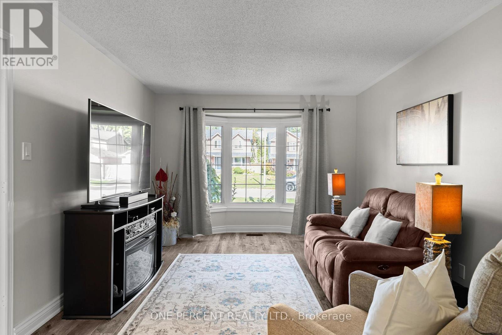 21 Brandon Crescent, Orillia, Ontario  L3V 7P5 - Photo 7 - S12417302
