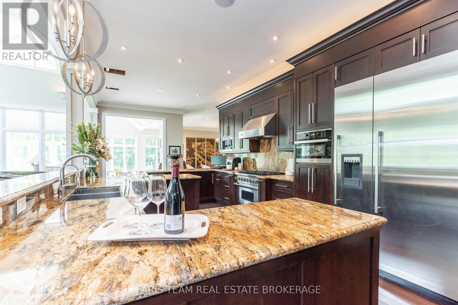 6 Georgina Drive, Barrie, Ontario  L4M 1E9 - Photo 7 - S12417308
