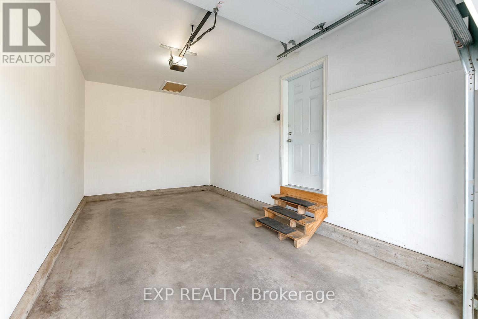 11 Place Madeleine Place, The Nation, Ontario  K0C 2B0 - Photo 34 - X12417339