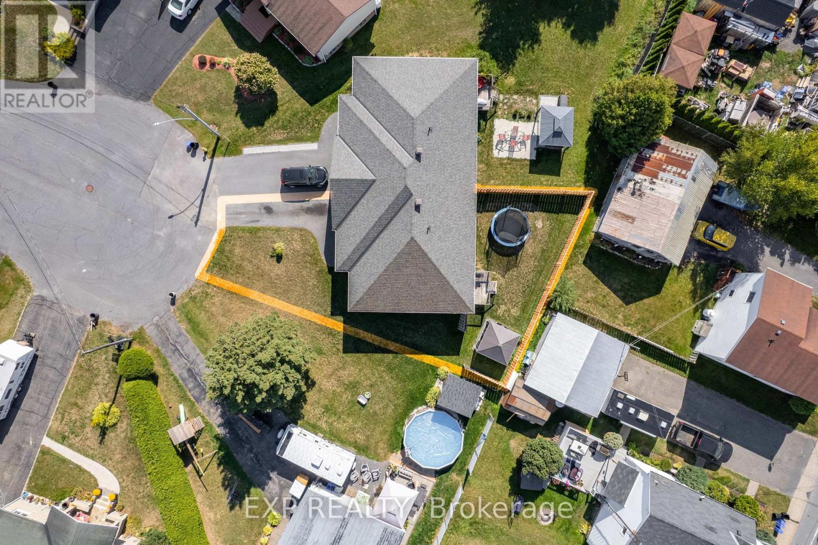 11 Place Madeleine Place, The Nation, Ontario  K0C 2B0 - Photo 36 - X12417339