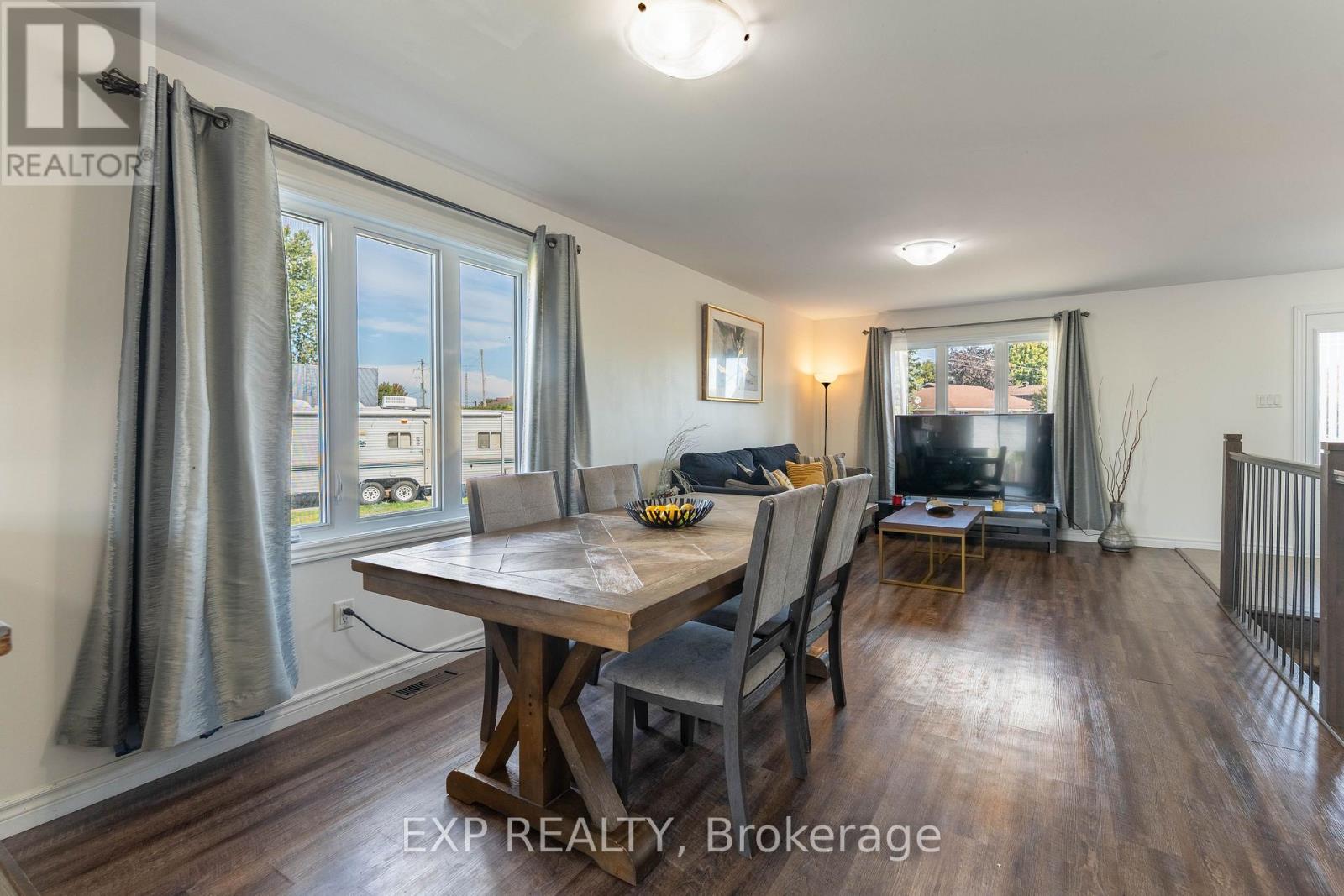 11 Place Madeleine Place, The Nation, Ontario  K0C 2B0 - Photo 7 - X12417339