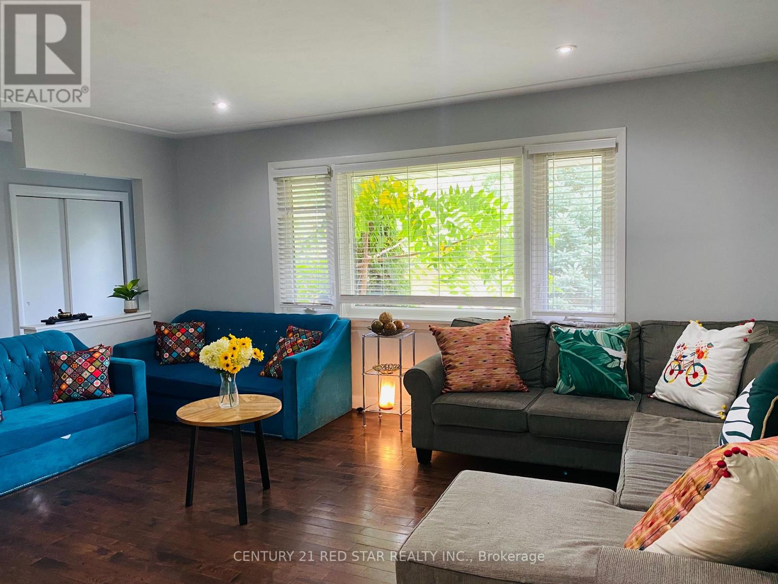 Property at 107 ELLIS CRESCENT S image 3