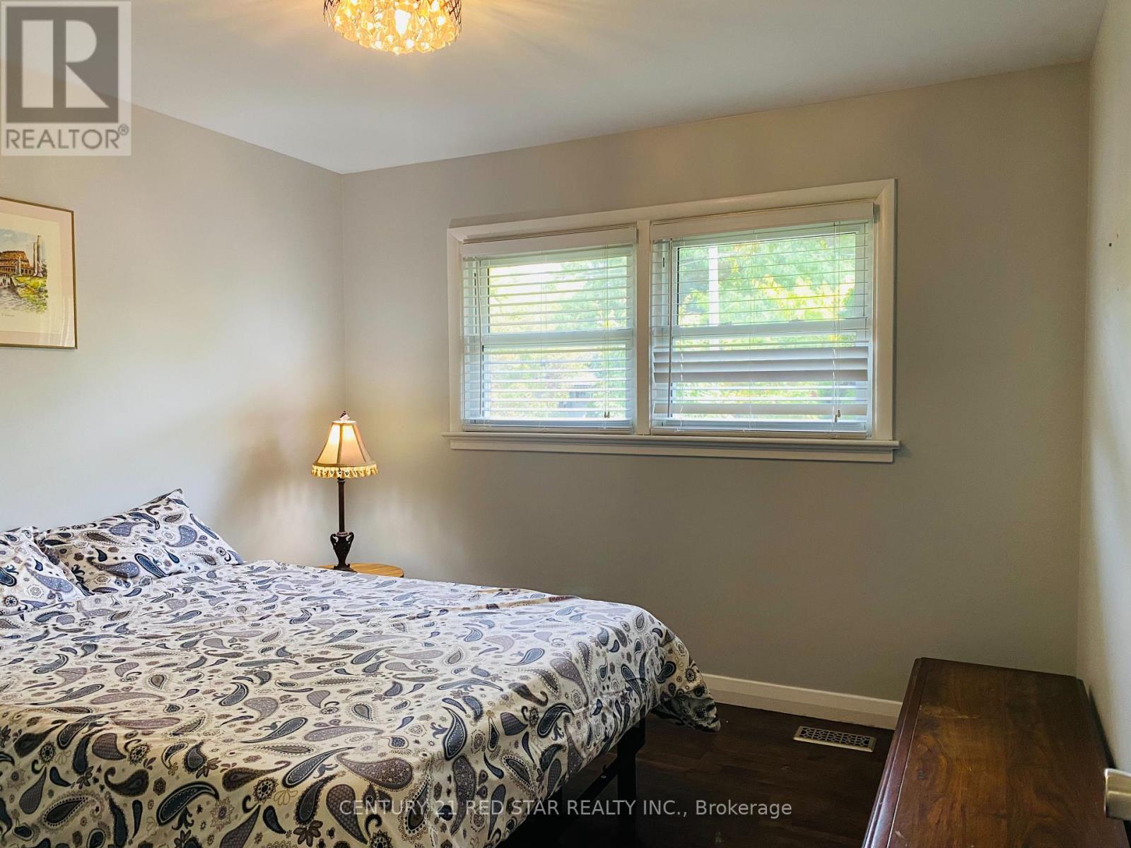 107 Ellis Crescent S, Waterloo, Ontario  N2J 2C1 - Photo 18 - X12389159
