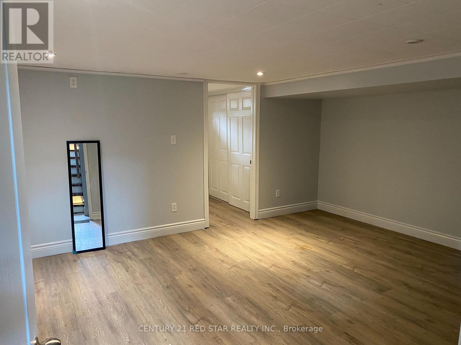 107 Ellis Crescent S, Waterloo, Ontario  N2J 2C1 - Photo 24 - X12389159