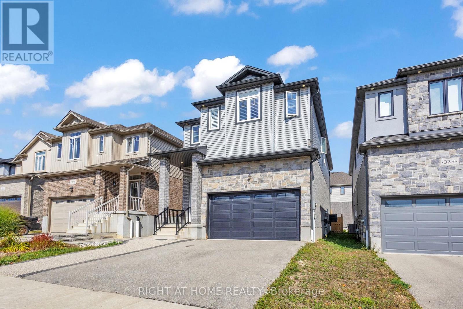 321 Carriage Way, Waterloo, Ontario  N2K 0C2 - Photo 2 - X12417316