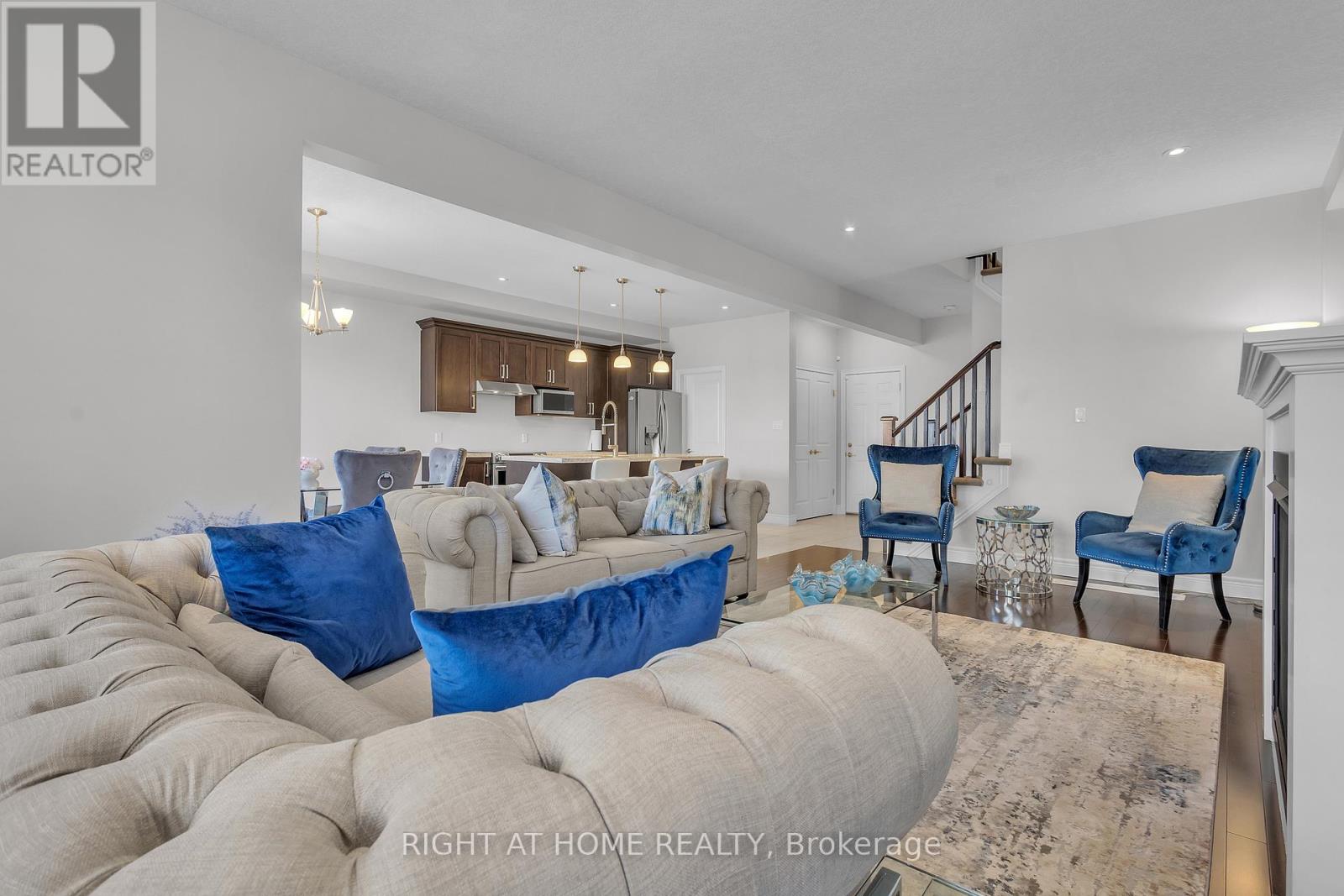 321 Carriage Way, Waterloo, Ontario  N2K 0C2 - Photo 21 - X12417316