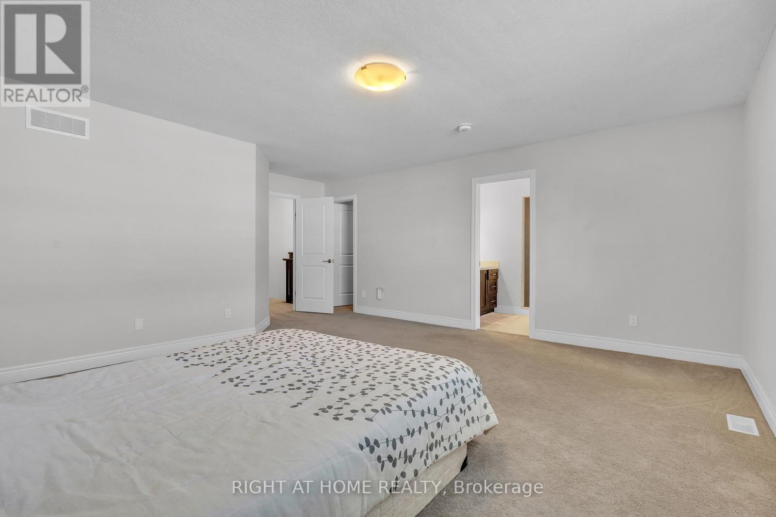 321 Carriage Way, Waterloo, Ontario  N2K 0C2 - Photo 26 - X12417316