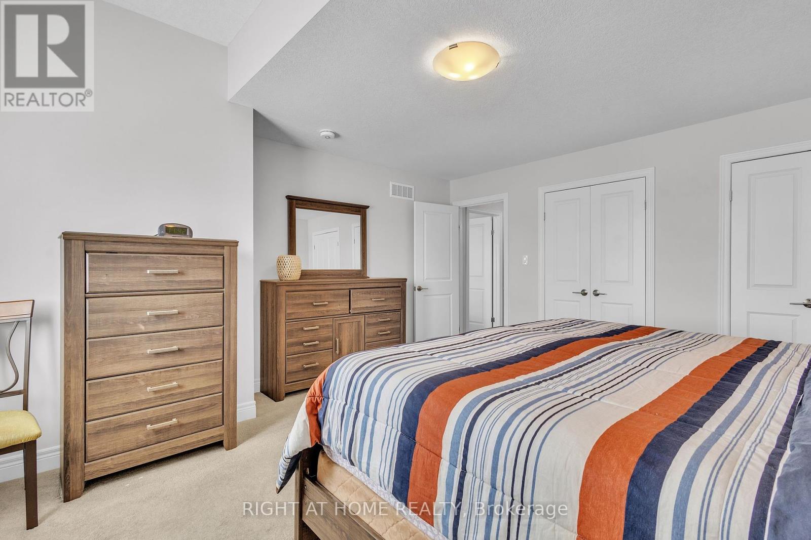 321 Carriage Way, Waterloo, Ontario  N2K 0C2 - Photo 37 - X12417316