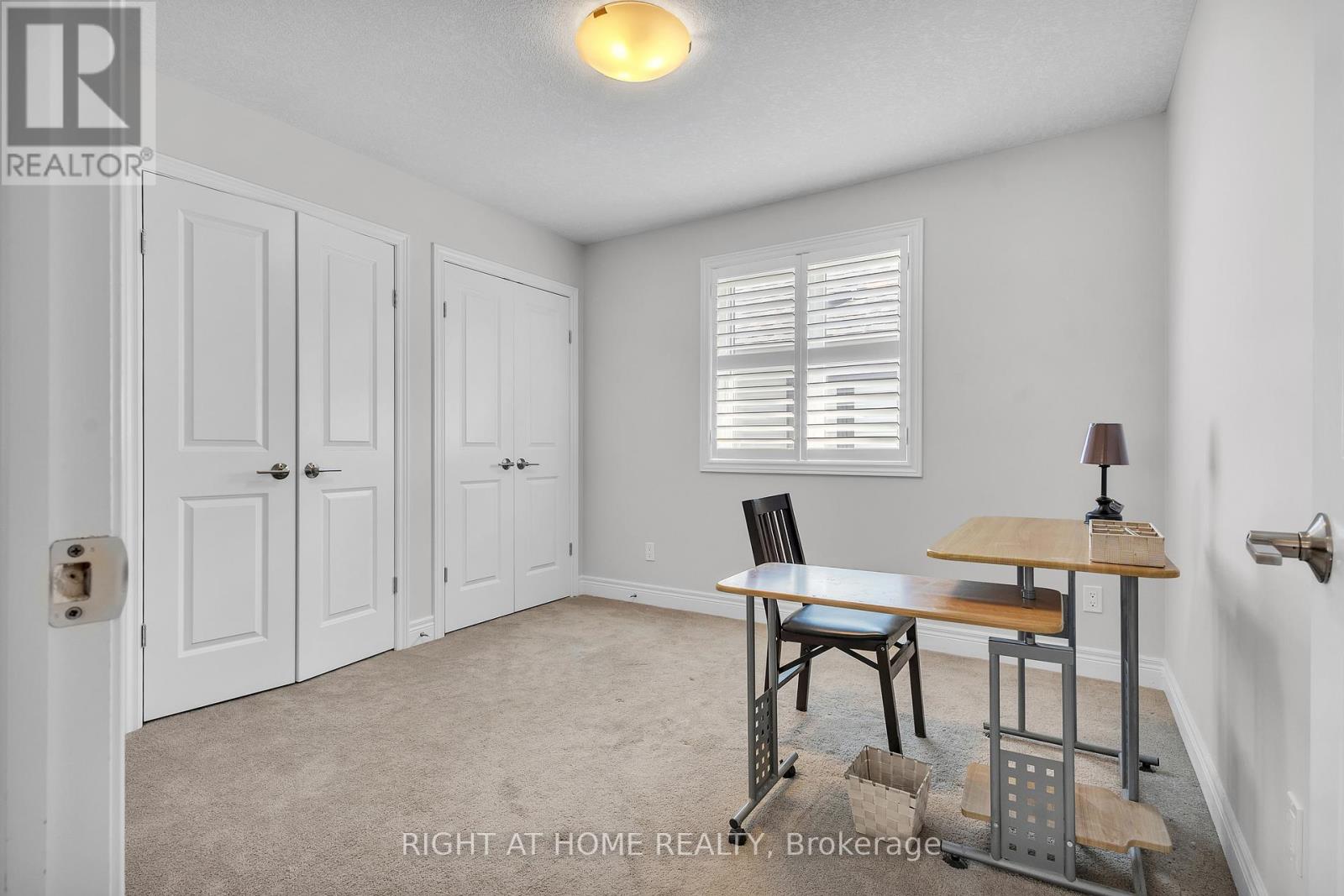 321 Carriage Way, Waterloo, Ontario  N2K 0C2 - Photo 39 - X12417316