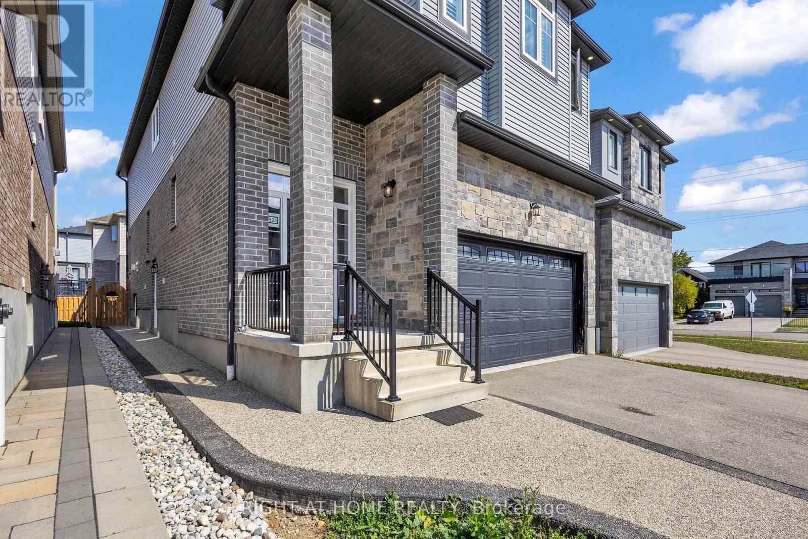 321 Carriage Way, Waterloo, Ontario  N2K 0C2 - Photo 40 - X12417316