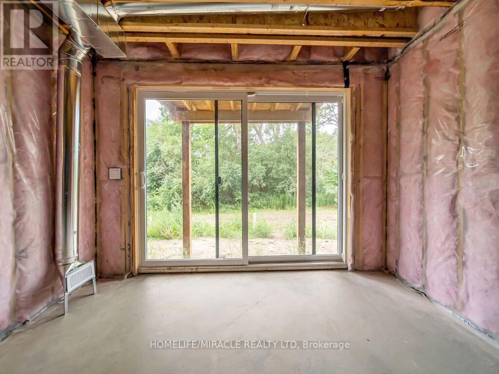137 Harwood Avenue, Woodstock, Ontario  N4T 0P8 - Photo 39 - X12417321