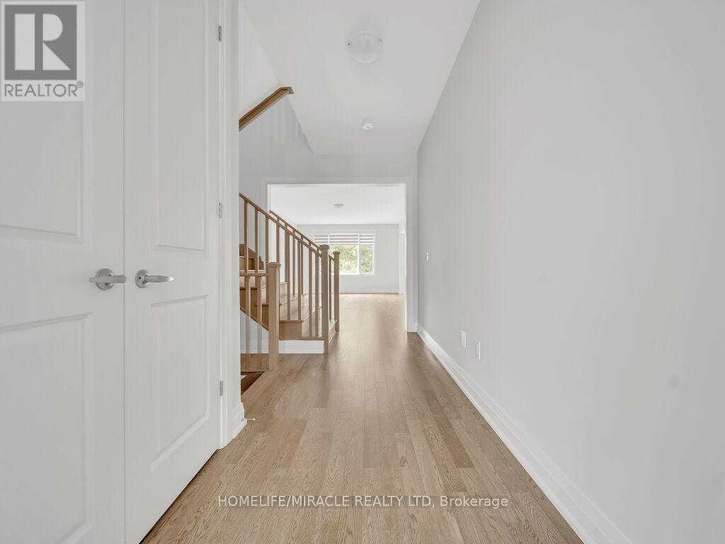 137 Harwood Avenue, Woodstock, Ontario  N4T 0P8 - Photo 7 - X12417321