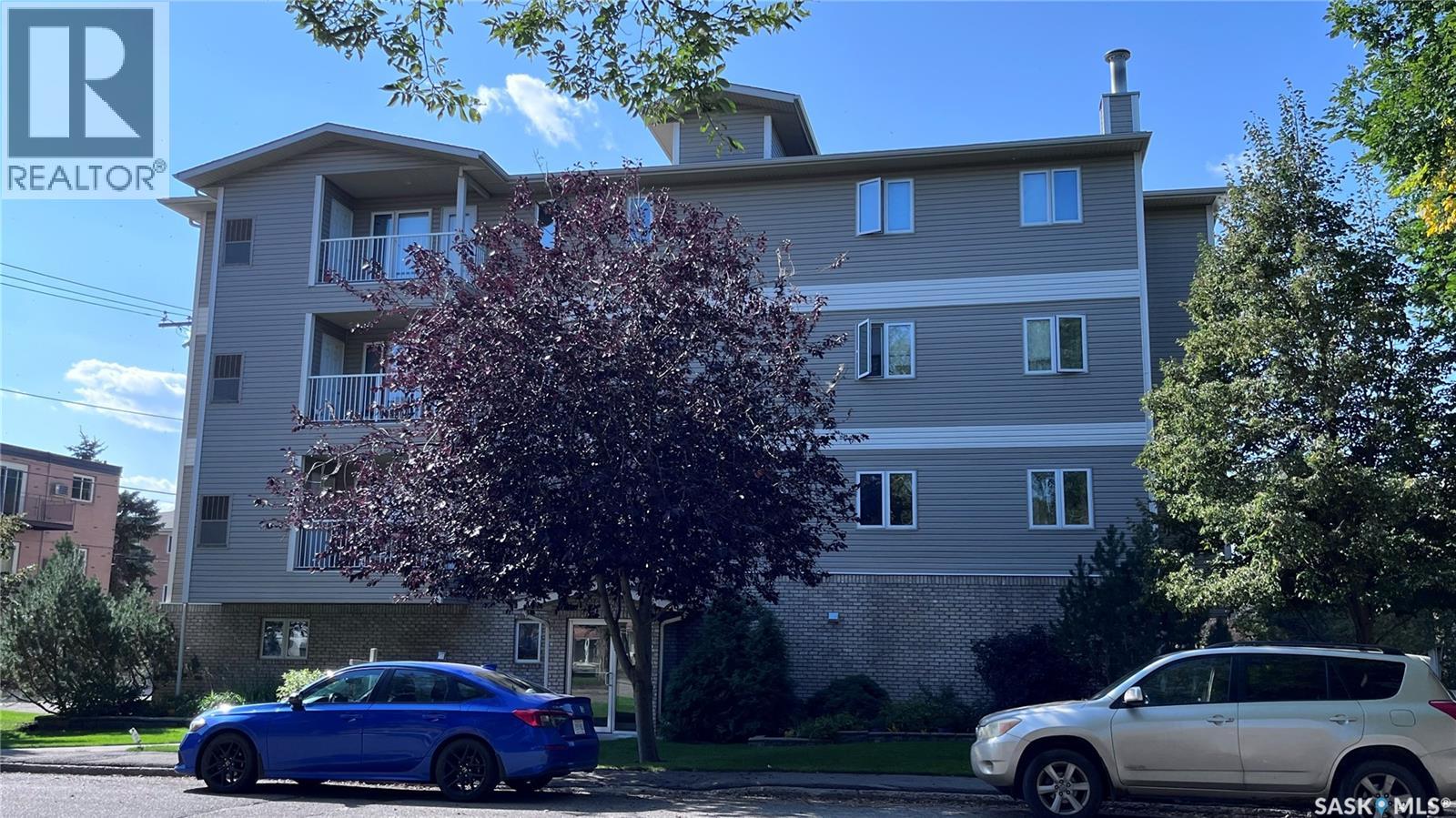 302 3946 ROBINSON STREET, Regina, Saskatchewan