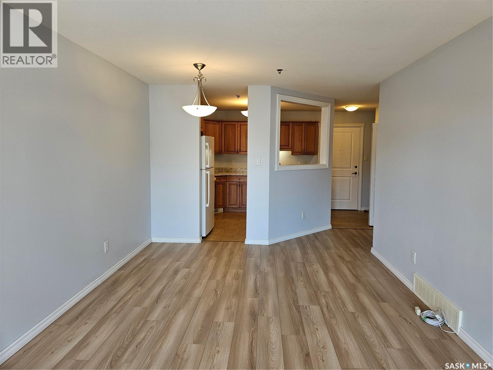 302 3946 Robinson Street, Regina, Saskatchewan  S4S 3C8 - Photo 5 - SK018678