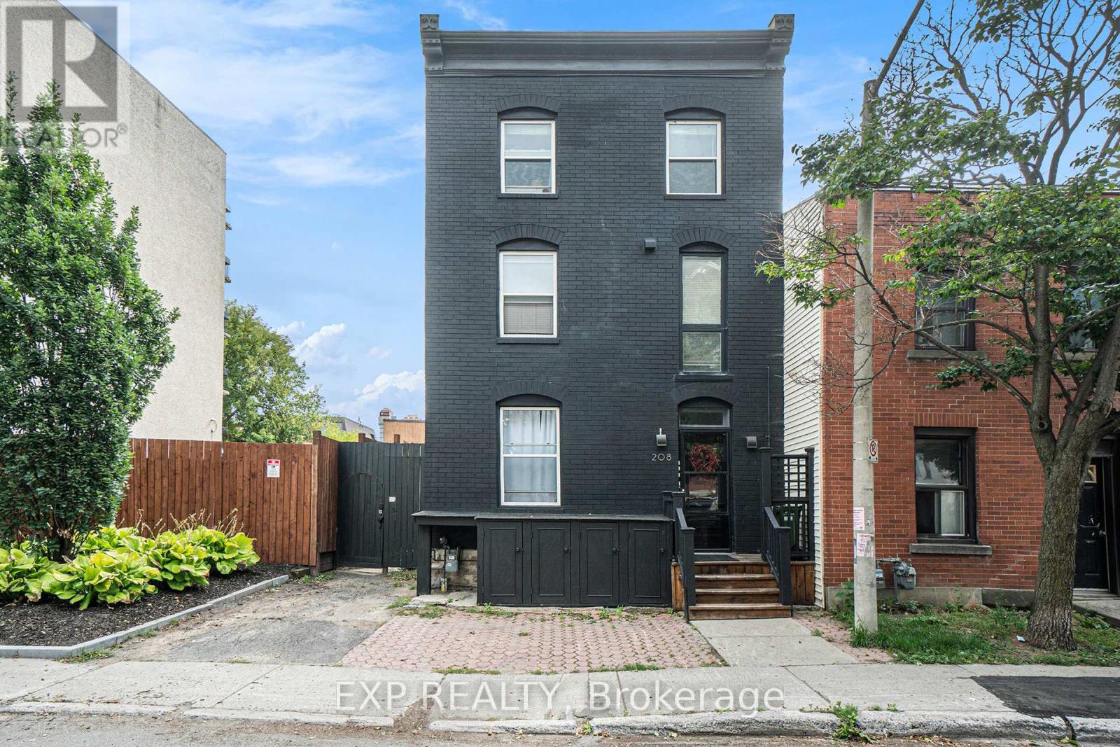 208 Clarence Street, Ottawa, Ontario  K1N 5R1 - Photo 2 - X12417354