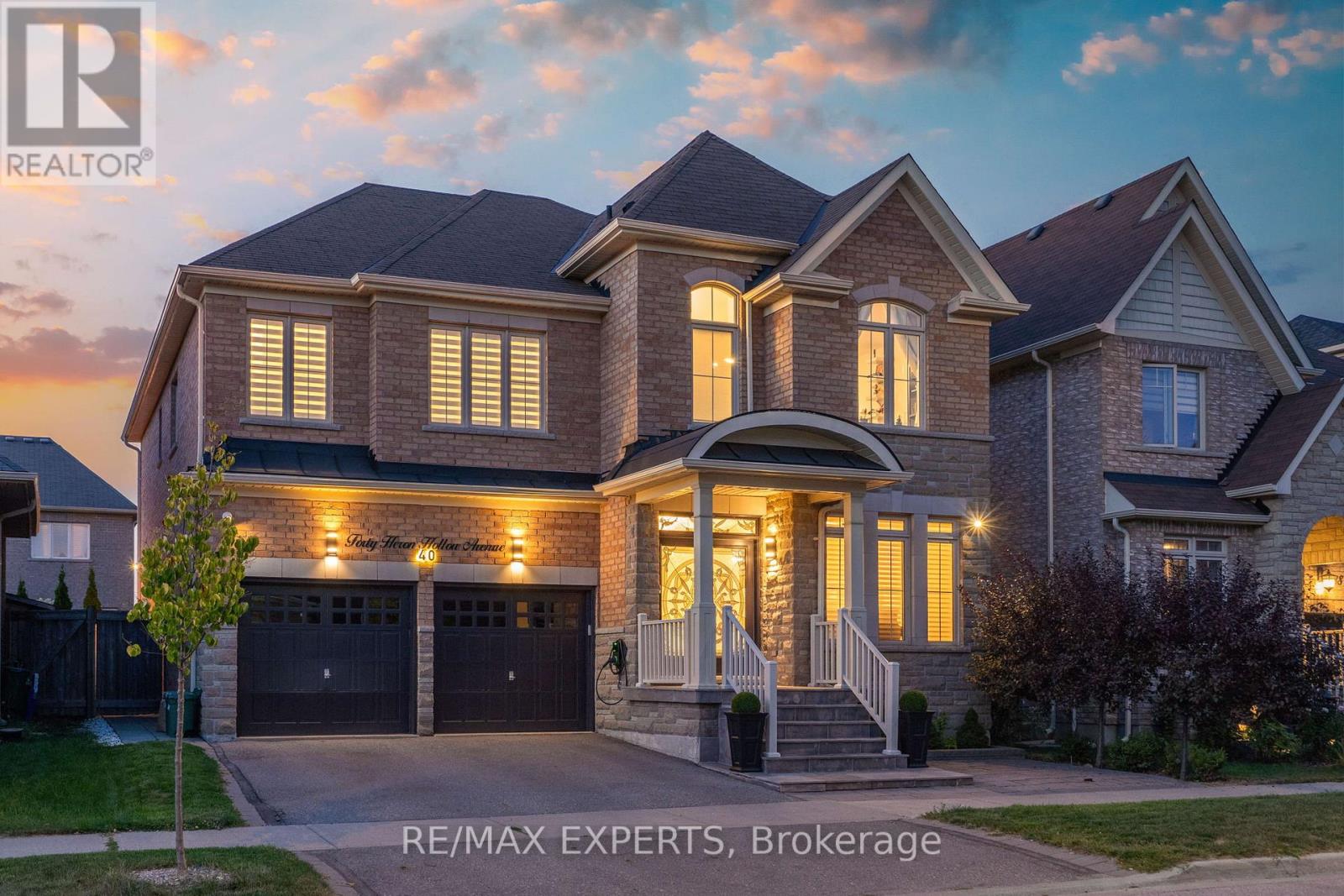 40 HERON HOLLOW AVENUE, Richmond Hill, Ontario