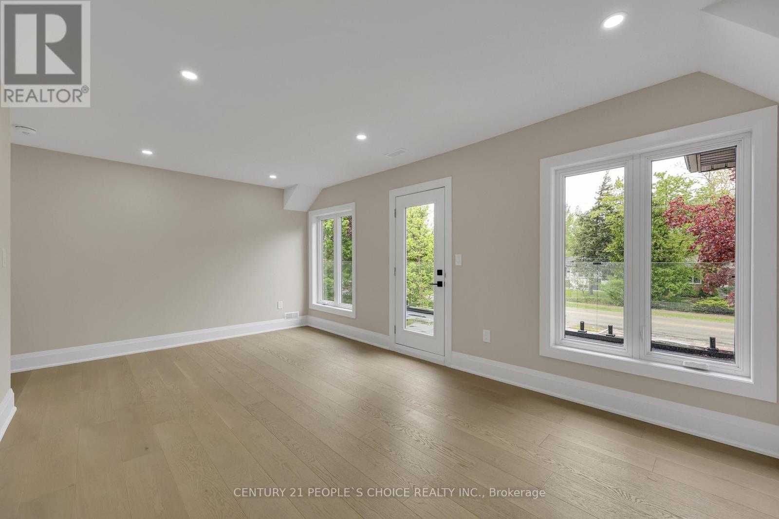 2091 Bridge Road, Oakville, Ontario  L6L 2E8 - Photo 25 - W12305029