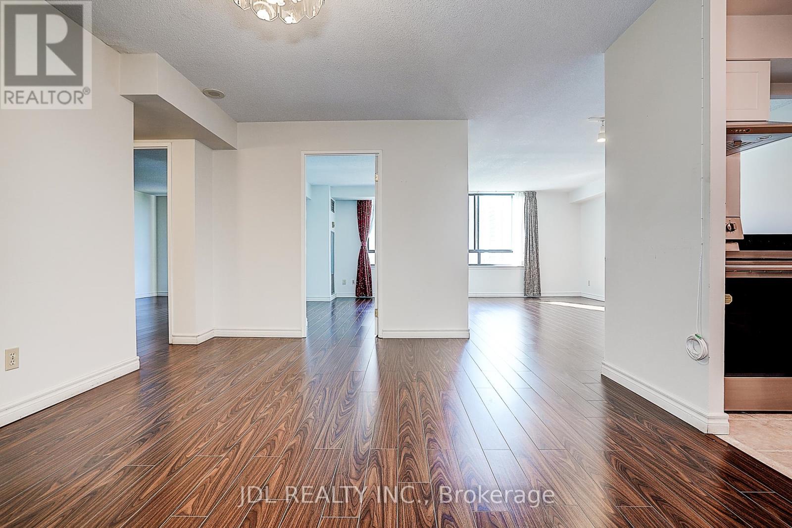 636 - 25 Bamburgh Circle, Toronto (Steeles), Ontario  M1W 3W2 - Photo 5 - E12417342