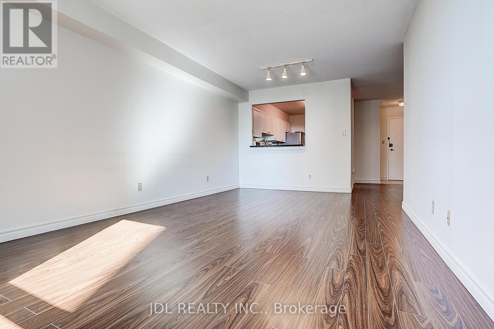 636 - 25 Bamburgh Circle, Toronto (Steeles), Ontario  M1W 3W2 - Photo 8 - E12417342