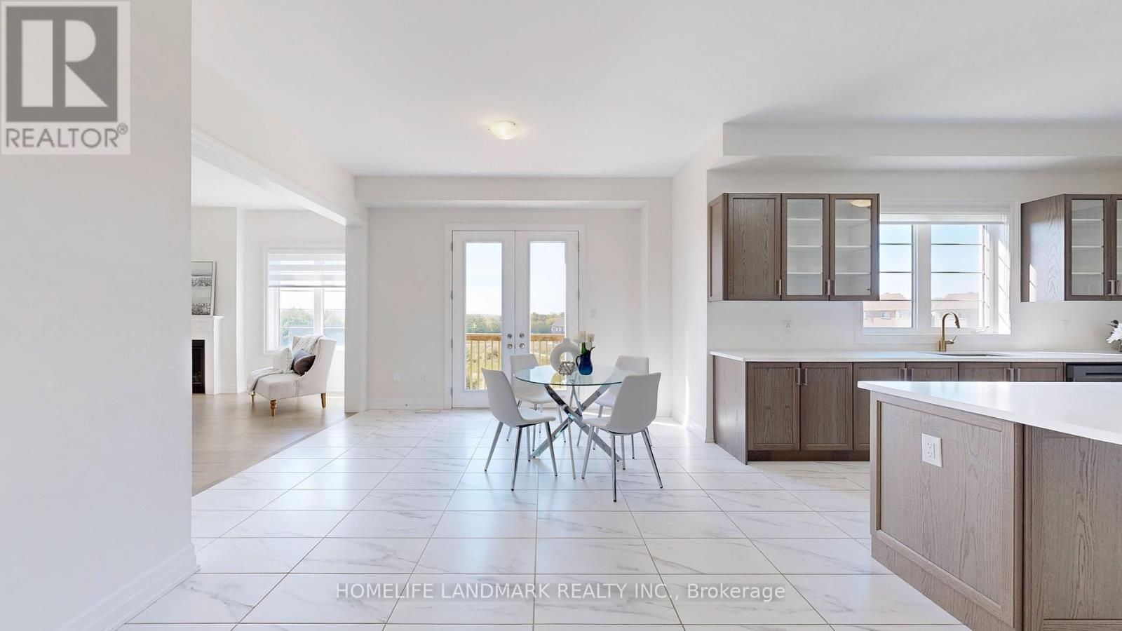 16 Slater Court, East Gwillimbury (Sharon), Ontario  L9N 0P8 - Photo 13 - N12417345
