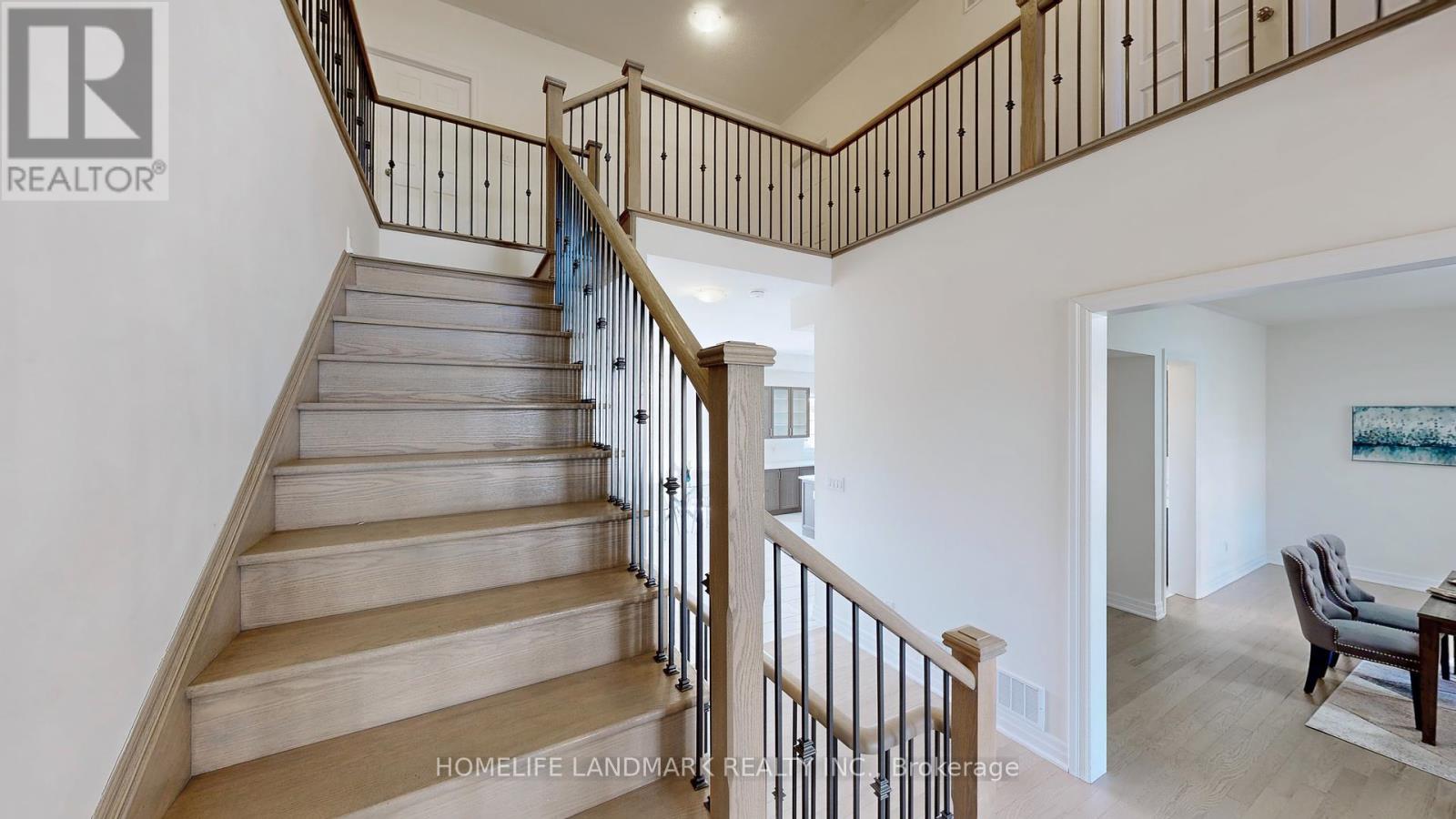 16 Slater Court, East Gwillimbury (Sharon), Ontario  L9N 0P8 - Photo 18 - N12417345