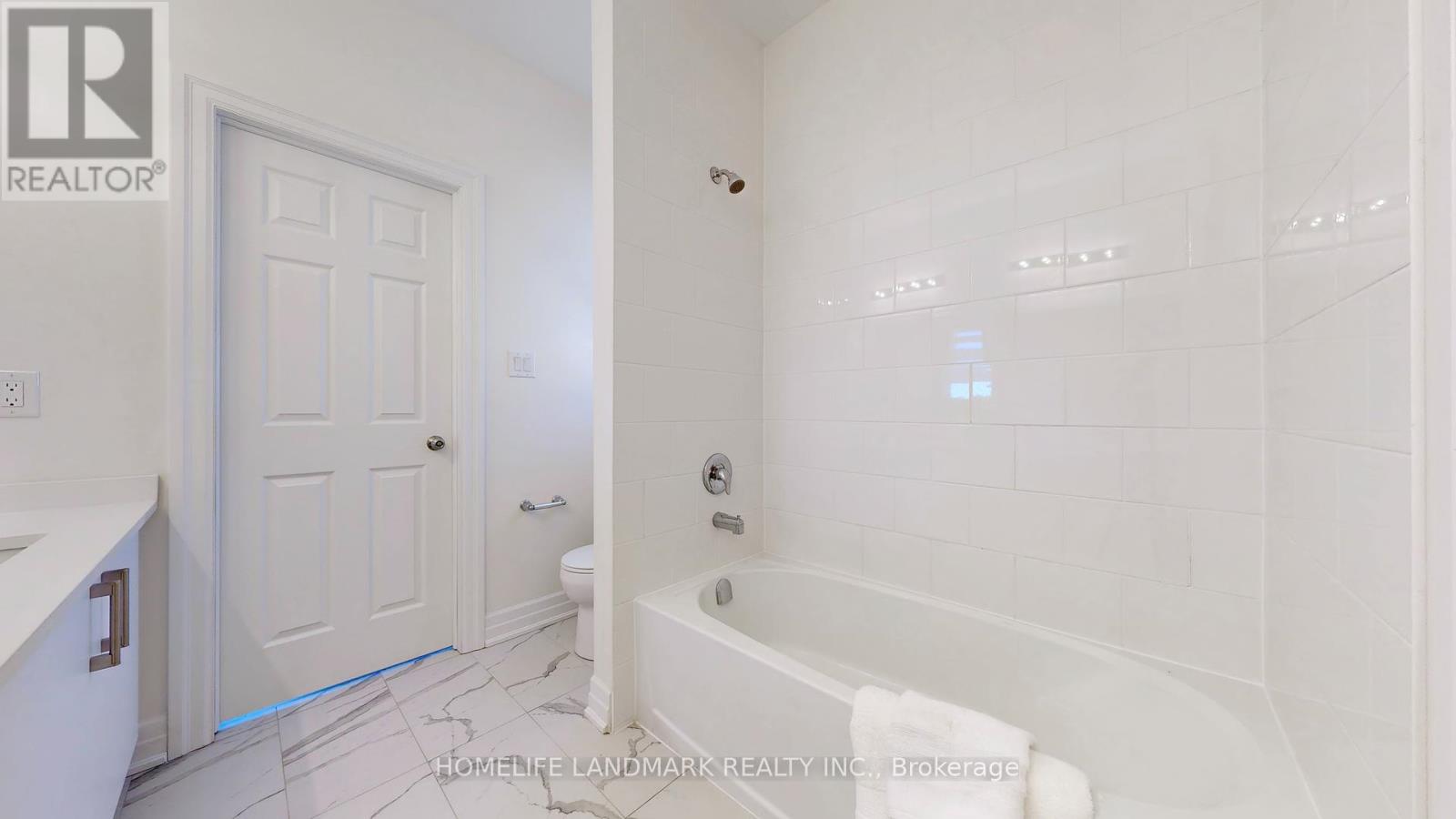 16 Slater Court, East Gwillimbury (Sharon), Ontario  L9N 0P8 - Photo 29 - N12417345