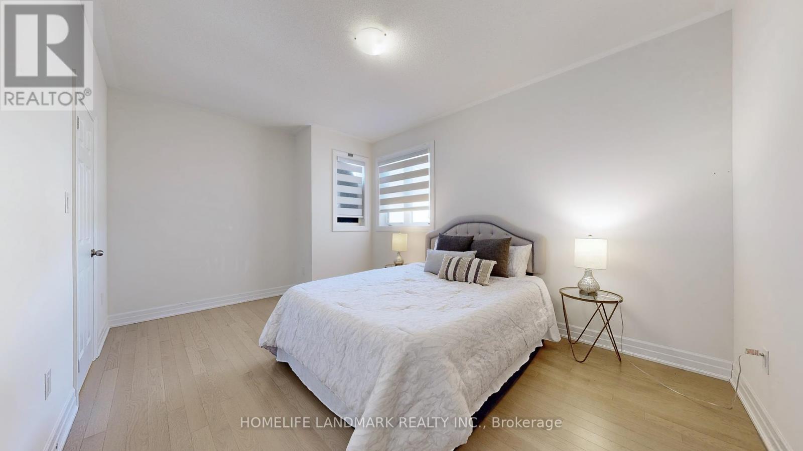16 Slater Court, East Gwillimbury (Sharon), Ontario  L9N 0P8 - Photo 30 - N12417345