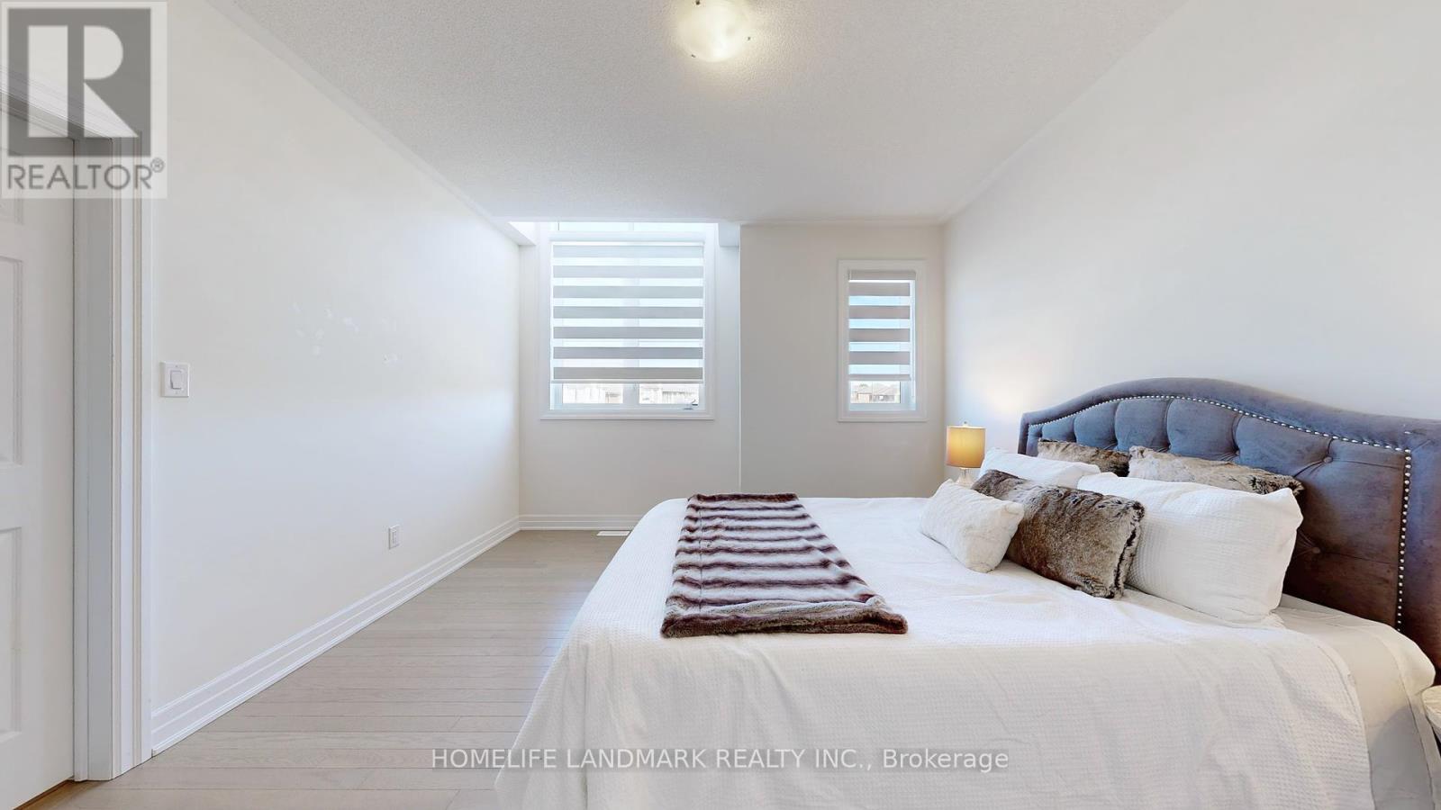 16 Slater Court, East Gwillimbury (Sharon), Ontario  L9N 0P8 - Photo 32 - N12417345