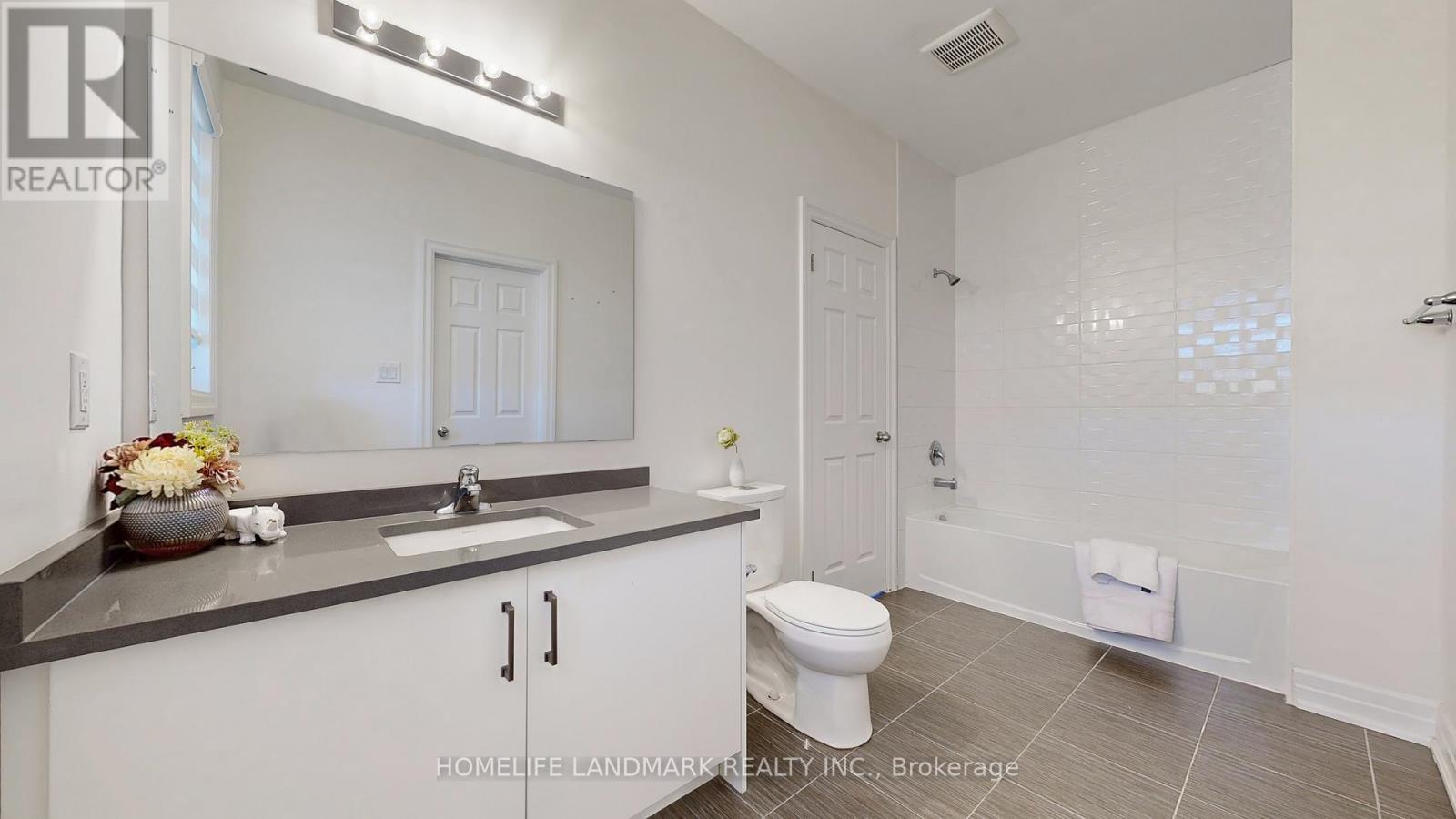 16 Slater Court, East Gwillimbury (Sharon), Ontario  L9N 0P8 - Photo 33 - N12417345