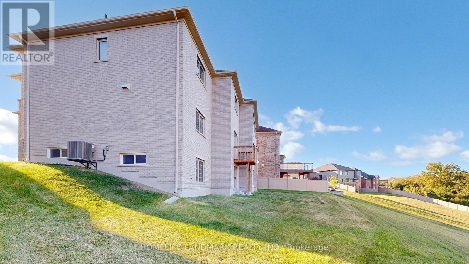 16 Slater Court, East Gwillimbury (Sharon), Ontario  L9N 0P8 - Photo 42 - N12417345