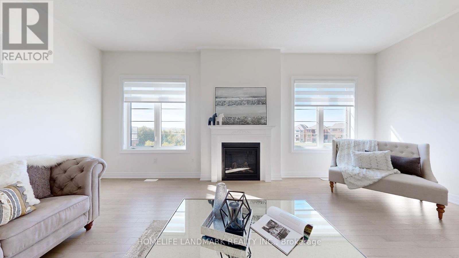 16 Slater Court, East Gwillimbury (Sharon), Ontario  L9N 0P8 - Photo 6 - N12417345