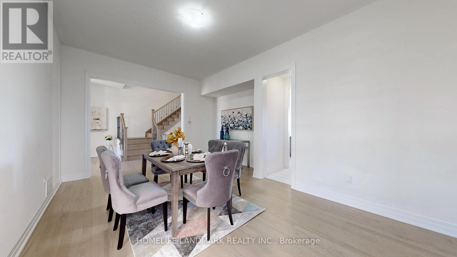 16 Slater Court, East Gwillimbury (Sharon), Ontario  L9N 0P8 - Photo 9 - N12417345