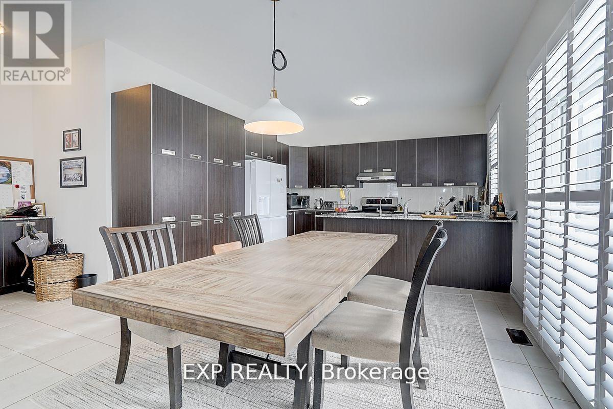 41 Walter Tunny Crescent, East Gwillimbury, Ontario  L9N 0R4 - Photo 15 - N12417380