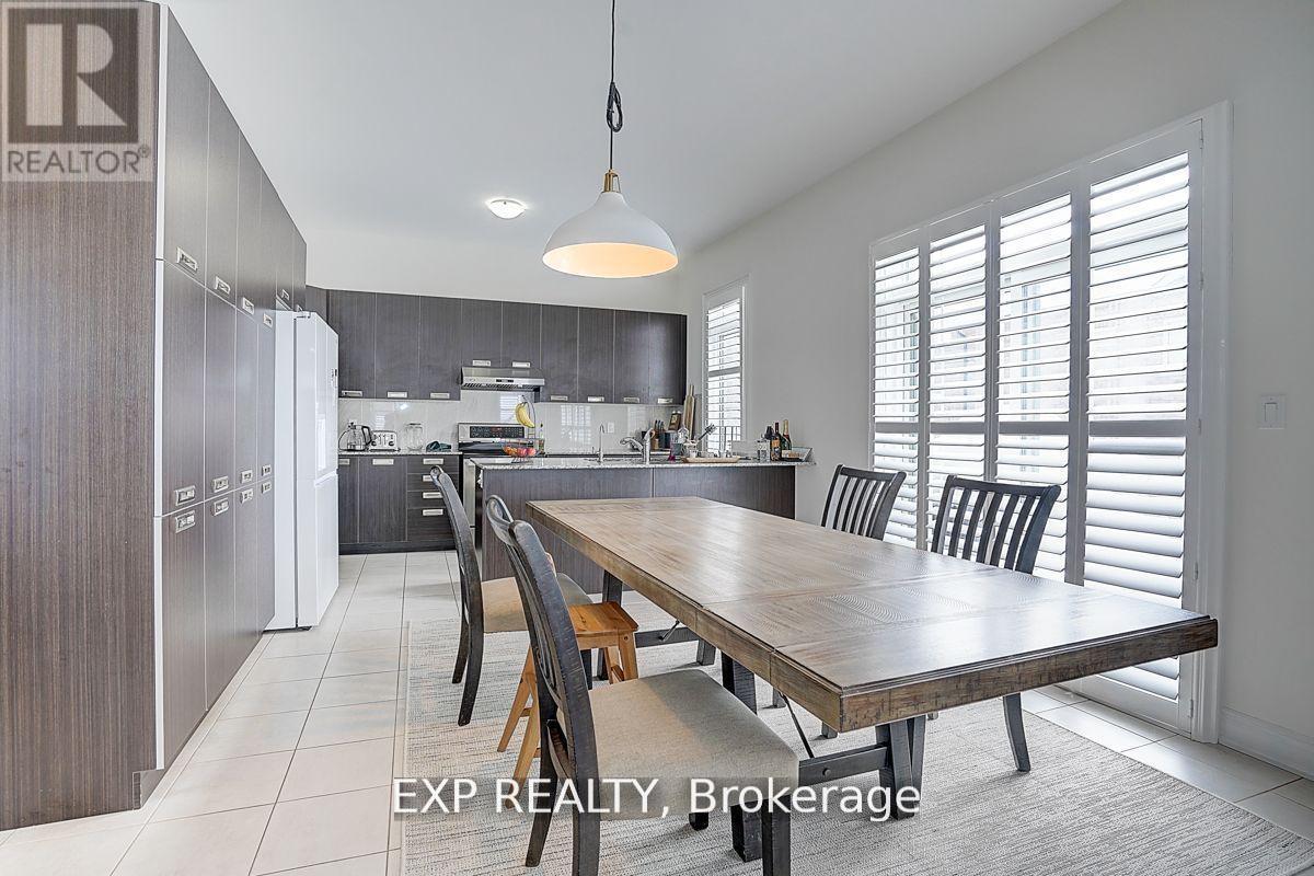 41 Walter Tunny Crescent, East Gwillimbury, Ontario  L9N 0R4 - Photo 16 - N12417380