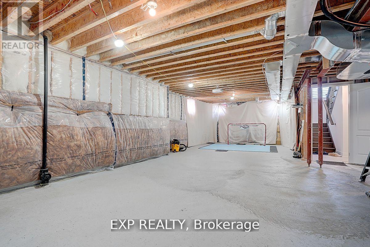 41 Walter Tunny Crescent, East Gwillimbury, Ontario  L9N 0R4 - Photo 36 - N12417380