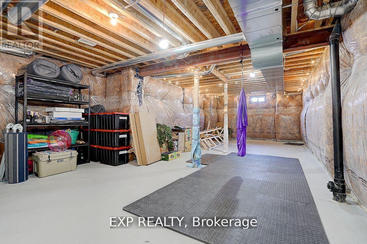 41 Walter Tunny Crescent, East Gwillimbury, Ontario  L9N 0R4 - Photo 37 - N12417380