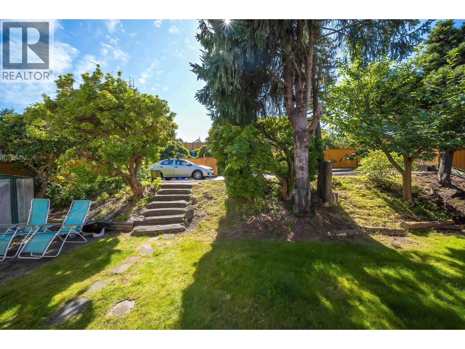 5130 Buxton Street, Burnaby, British Columbia  V5H 1J8 - Photo 10 - R3045025