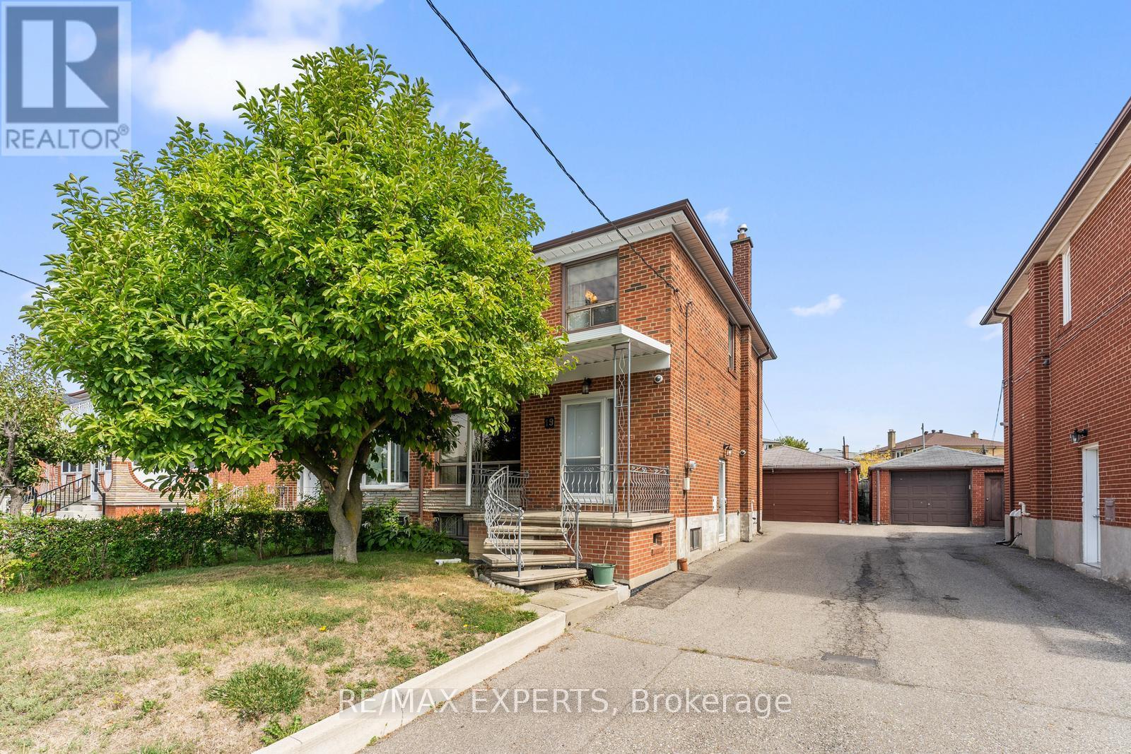 19 PETERDALE ROAD, Toronto, Ontario