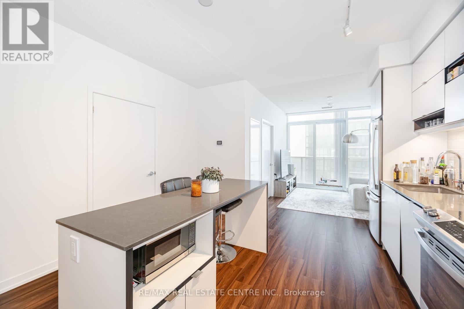 4302 - 4065 Confederation Parkway, Mississauga, Ontario  L5B 0L4 - Photo 13 - W12417372