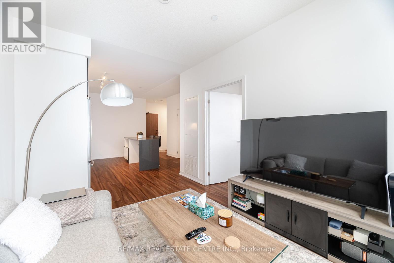 4302 - 4065 Confederation Parkway, Mississauga, Ontario  L5B 0L4 - Photo 17 - W12417372