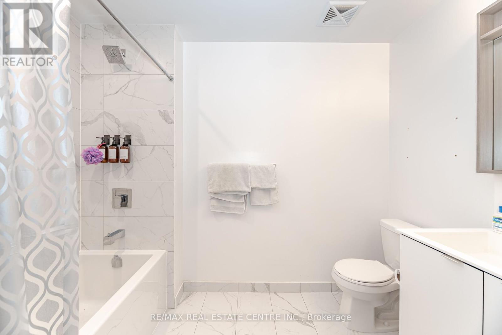 4302 - 4065 Confederation Parkway, Mississauga, Ontario  L5B 0L4 - Photo 21 - W12417372