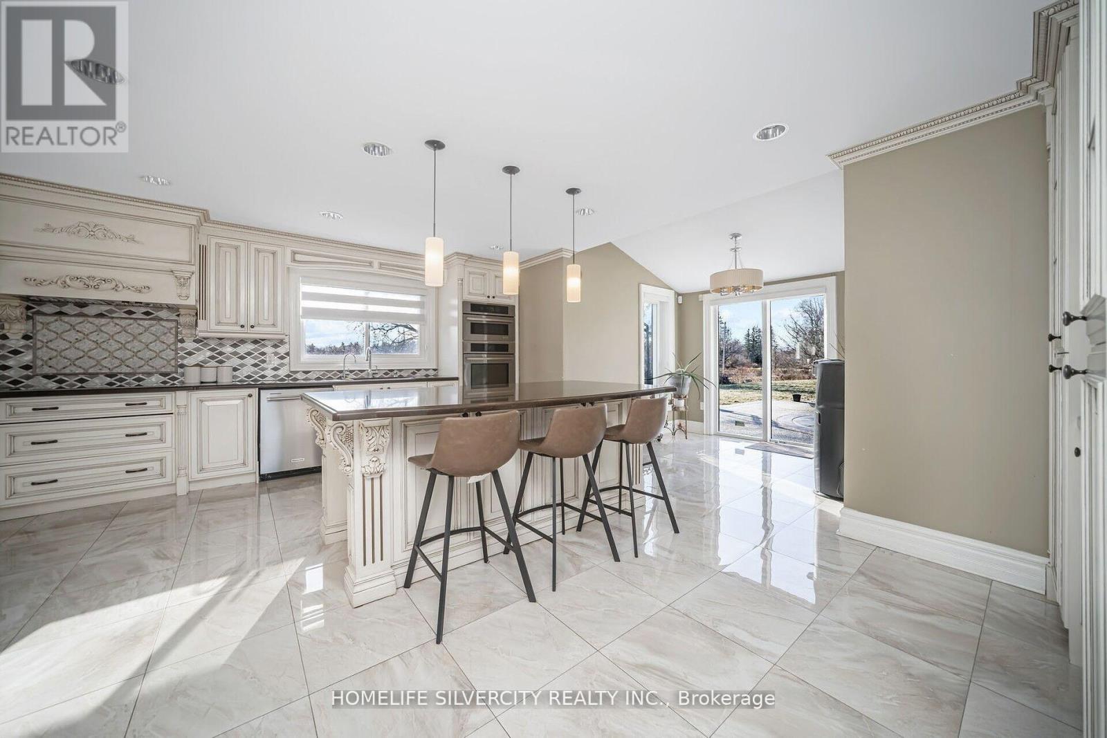 8409 Fifth Line, Halton Hills, Ontario  L7G 4S6 - Photo 11 - W12417375