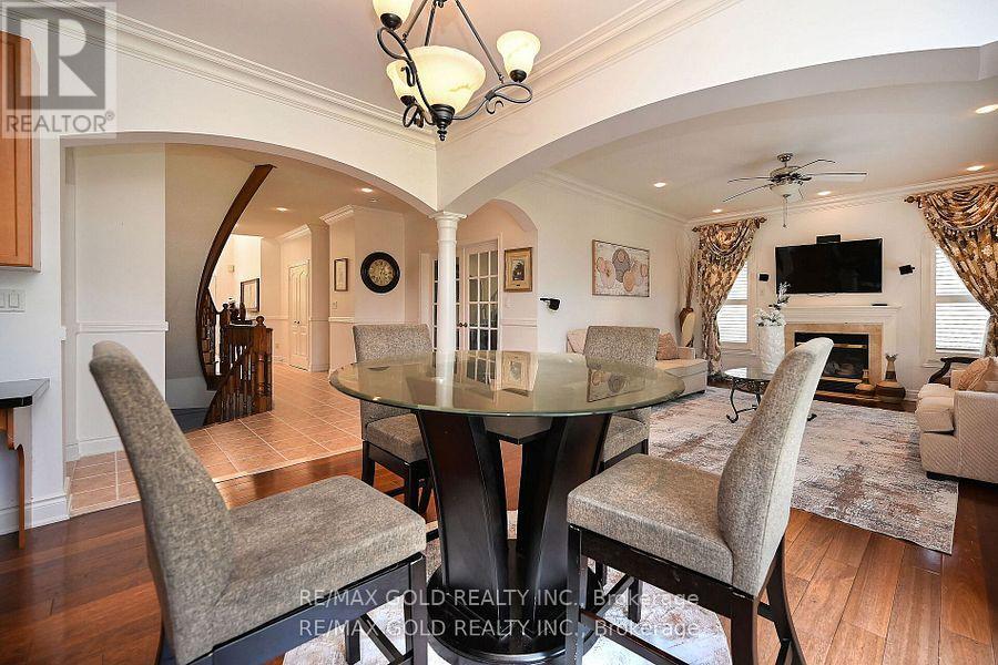42 Louvain Drive, Brampton, Ontario  L6P 1W7 - Photo 18 - W12417381