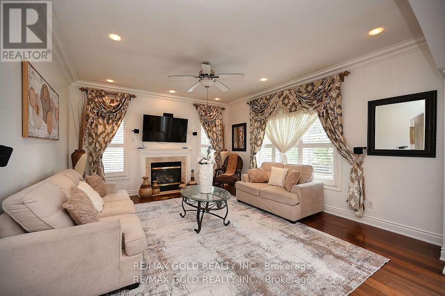 42 Louvain Drive, Brampton, Ontario  L6P 1W7 - Photo 19 - W12417381