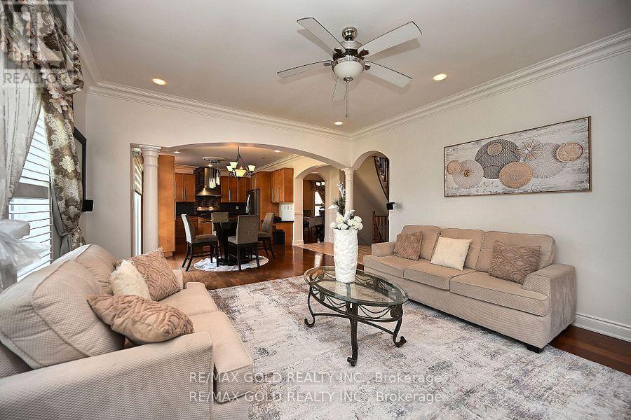 42 Louvain Drive, Brampton, Ontario  L6P 1W7 - Photo 21 - W12417381