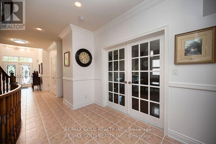 42 Louvain Drive, Brampton, Ontario  L6P 1W7 - Photo 23 - W12417381