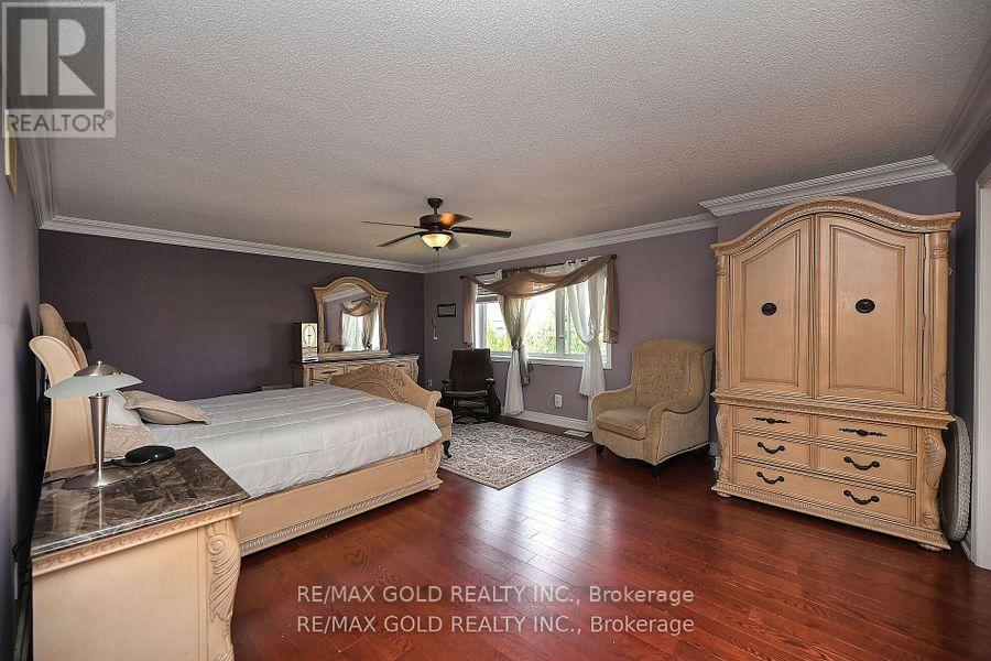 42 Louvain Drive, Brampton, Ontario  L6P 1W7 - Photo 28 - W12417381