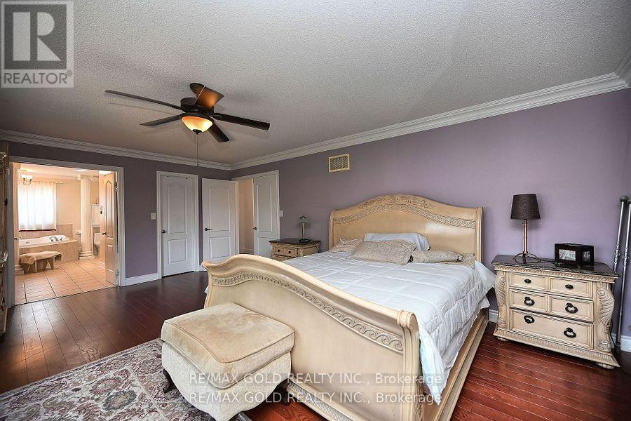 42 Louvain Drive, Brampton, Ontario  L6P 1W7 - Photo 29 - W12417381