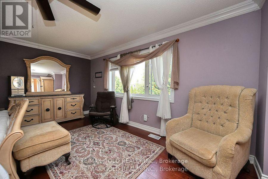 42 Louvain Drive, Brampton, Ontario  L6P 1W7 - Photo 30 - W12417381